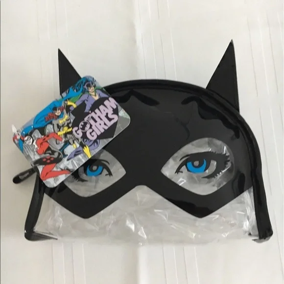𝅺LONDON Soho's BATGIRL zippered makeup bag. - Picture 4 of 6